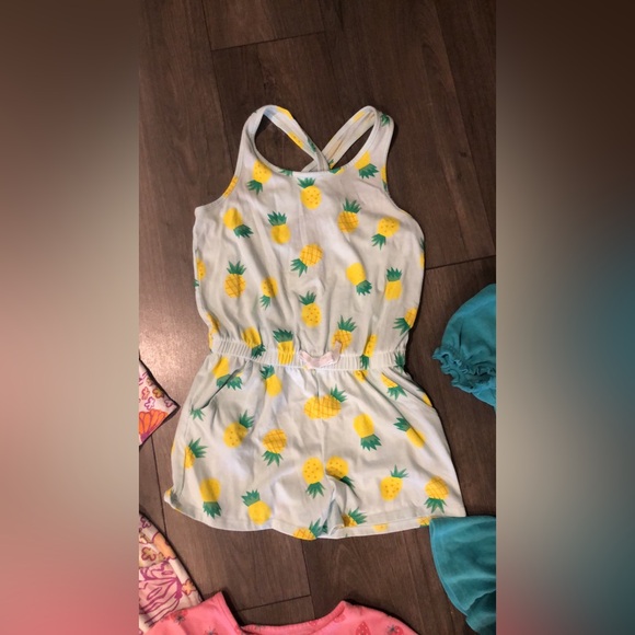 Girls summer clothing bundle - Picture 9 of 10
